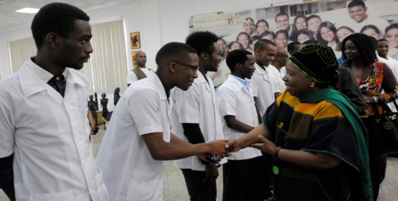 Médicos africanos expresan su apoyo a Cuba en encuentro solidario en&nbsp;Nigeria