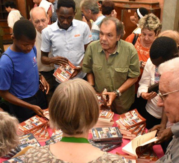 Presenta editorial Pathfinder nueva edición de libro sobre combate cubano al&nbsp;ébola